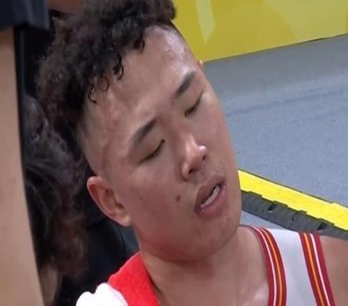 末节暂停间歇闭目“累瘫”!贺希宁苦战37分钟轰18+5无力救主