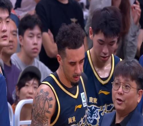恭喜杜锋！广东最适合的“黑硬”大外援曝光，朱芳雨将出手截胡