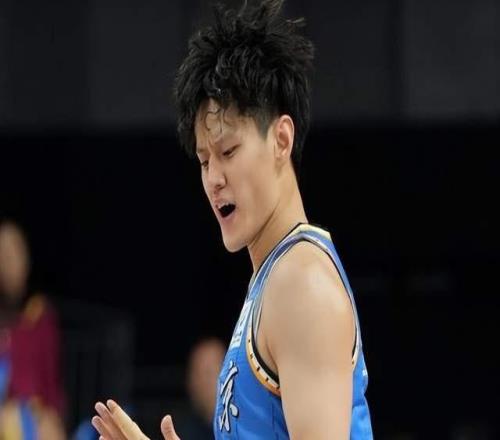京沪大战G4来了，曾凡博发烧输液，阿隆德斯恢复训练，卢伟表态