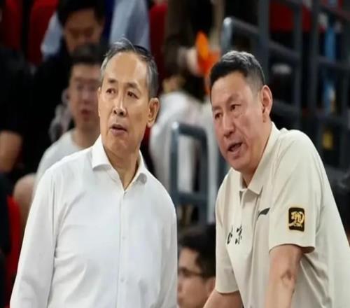北京输球后疑似内讧许利民已被架空了:李楠越权指挥球员都懵了