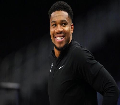 期待，字母哥没否认从NBA退役后，是否会长期征战欧洲篮球联赛