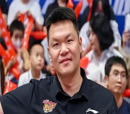 宏远速递！朱芳雨启动回购谈判，胡明轩收获喜讯，易建联最新消息