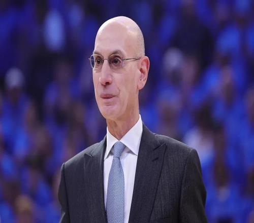 亚当萧华:吹罚水平令人难以置信,未来将引入AI自动判罚