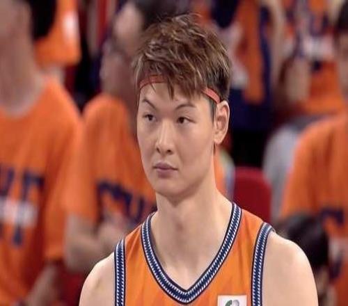 上海男篮为何能绝杀广厦卢伟一席话很直白,王博嘴硬直言没问题