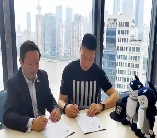贵有贵的道理！媒体人：张镇麟去年加盟上海转会费投入超5000万