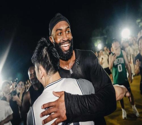 NBA球星杰伦布朗来之江打球了铜鉴湖全新湖山球场亮相