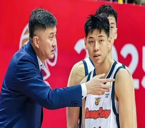休赛期广东队多名球员出国特训，杜锋去塞尔维亚学习战术