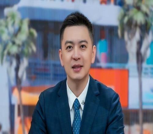 记者：目前没有任何迹象杨鸣执教首钢，听说有北方俱乐部对他有意
