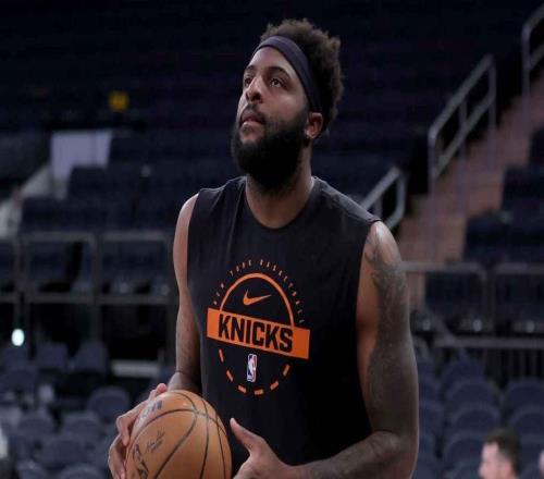 NBA传闻：湖人、公牛、黄蜂、猛龙是尼克斯米切尔罗宾逊潜在下家