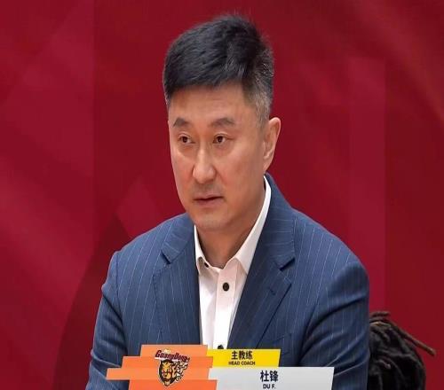 杜锋将前往欧洲进修范子铭有意离开北京男篮山东新赛季保八争四