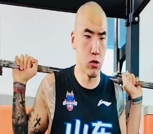 山东4消息：助教离队，汉林光头，新赛季目标敲定，邱彪再拼一把