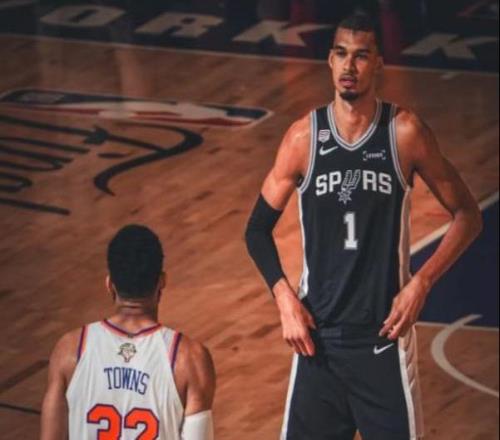 神话被灭！史上”最壕“的季后赛，马刺终结尼克斯13连胜