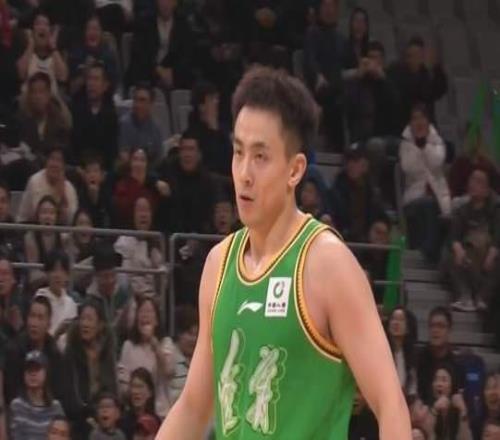 他也想走人辽篮核心动作不断引猜想，下家3选1，或再联手张镇麟