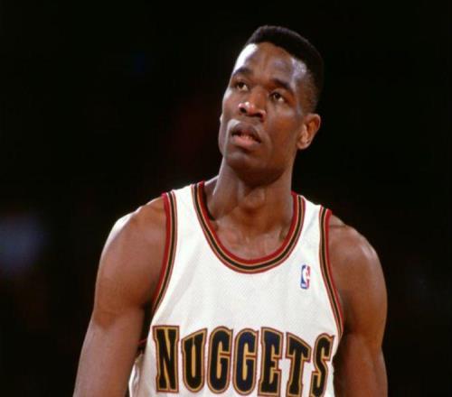 就在今天！穆托姆博保持了32年的NBA纪录被打破了