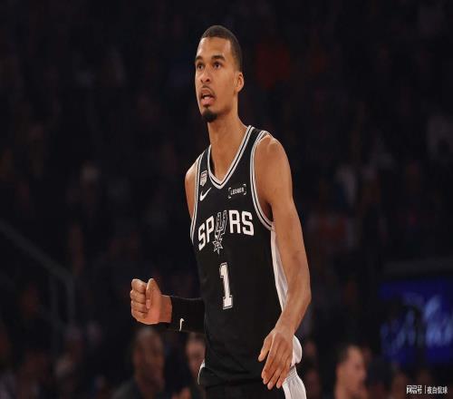 文班领衔的23届球员仅有9人确定拿到续约！库里十年霸榜NBA收入榜
