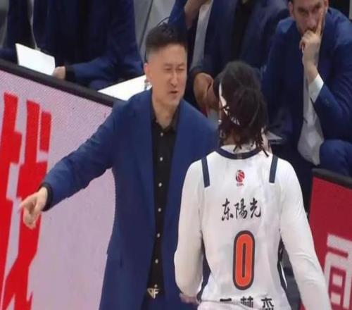 广东队3消息：新赛季和北京同组，杜润旺接受手术，徐杰签新合同