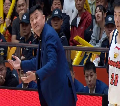 曾被杜锋点名要人！男篮首发控卫确认被裁，广东队成最大潜在下家