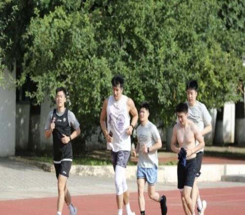 结束休假集结归队，北控官方：目前以恢复体能的力量训练为主