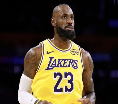 就在今天！詹姆斯保持了19年的NBA纪录被打破了
