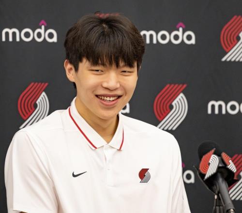 杨瀚森回归首秀！中国男篮恐被澳大利亚锤爆郭士强调整直播