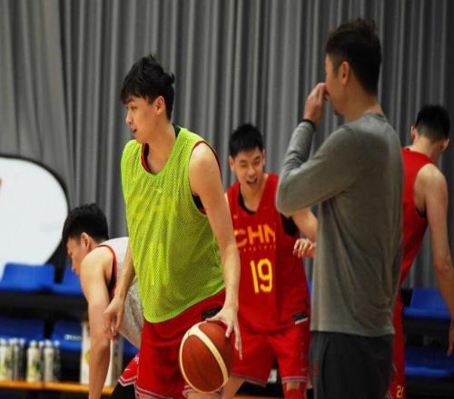 CBA消息！齐麟等四人离开国家队，孙铭徽伤病出炉刘晓宇拒绝退役