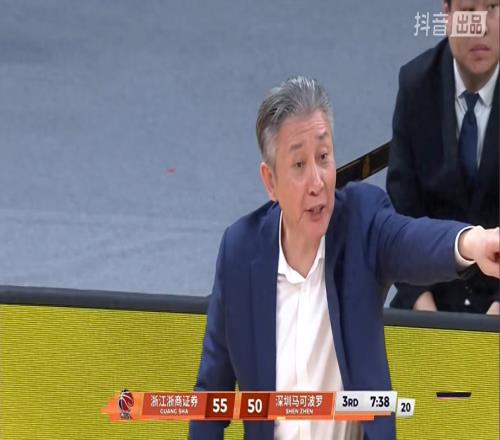 深圳输G2揪出最大毒瘤！14投11铁+5失误，一顿乱扔太独，坑惨球队