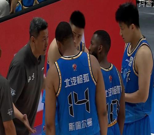 上海男篮15分大胜北京，周琦7+8麦基糟糕，古德温怀特塞德大爆发