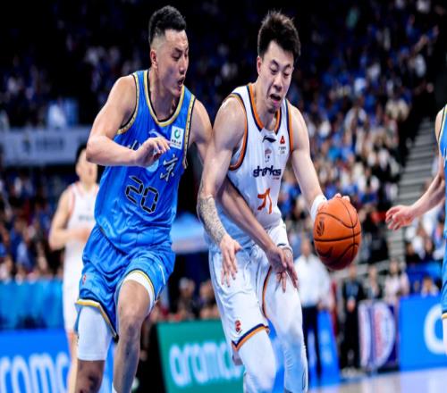 5中1！北京锋霸遭张镇麟完爆，球迷：没脑子没防守，偶尔蒙个三分