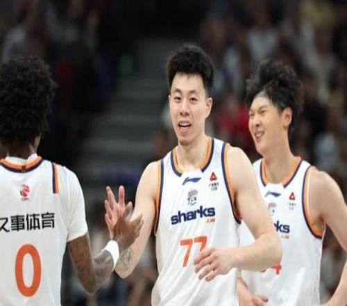 上海变阵客场力克北京！21夺赛点，古德温轰28+6+6