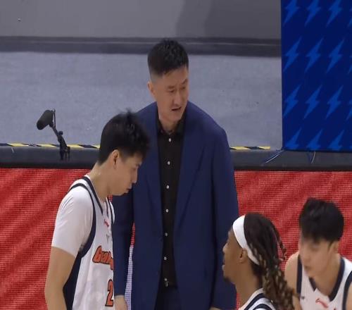 为杜锋正名！上海“死亡五小”打爆北京队，广东队拒用中锋是对的