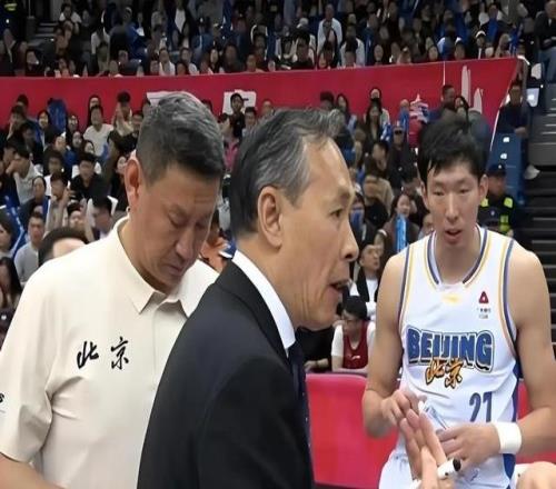 首钢耻辱出局,北京球迷欠秦晓雯一声道歉,两点完胜现在的管理层
