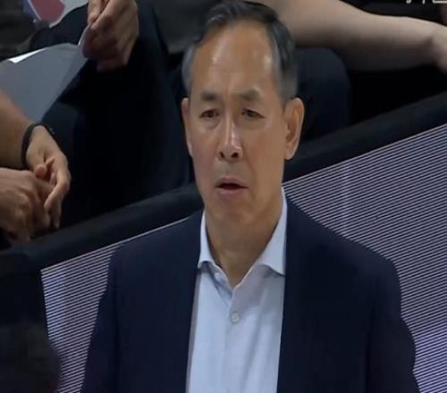 北京单节被轰3911净负28分引热议!社媒彻底沸腾球迷评论一边倒