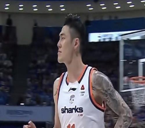 刘铮：下半场打出了上海队该有的风格，总决赛我们要做好自己