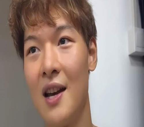 落后20分凭啥逆转卢伟自夸用人，王哲林点赞洛夫顿，张镇麟发声