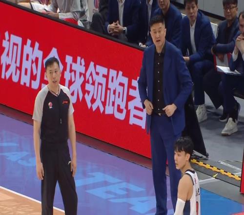 加强版广东队！上海五小阵容打崩北京双塔，杜锋不用中锋没毛病！