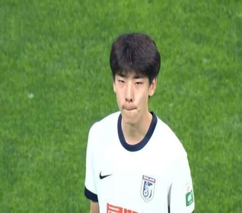 韦世豪不踢，大连右路变强点朱鹏宇重回替补李国旭：赢下比赛