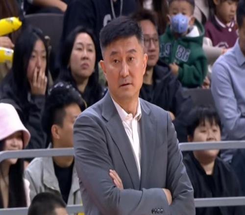 广东队今夏11人合同到期,仅2人确定留下,朱芳雨续约压力很大