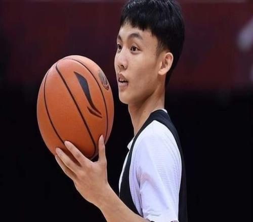 郭士强又出手了!放弃3个人,徐杰刚来一周就走人,他俩即将回归