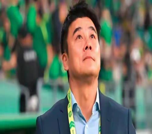 原来他是李明儿子,长得帅曾创最快进球纪录,难怪于根伟敢签他