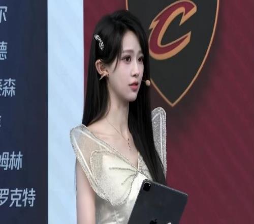 30+22+21！大头点登，登哥点头，这骑士不配东决！解散吧！