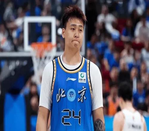 北京本赛季引援彻底失败！赵睿数据暴跌，2大外不稳，manman带伤