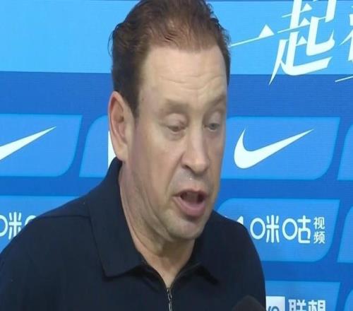 斯卢茨基：我们为两次低级失误付出了昂贵的代价