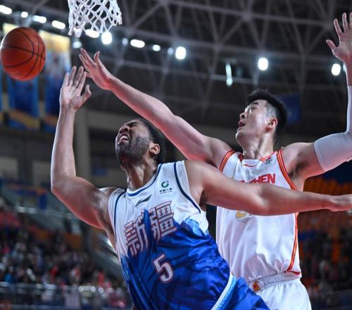 合同到期!深圳2米19高塔断崖式下滑面临退役,季后赛场均3分2板