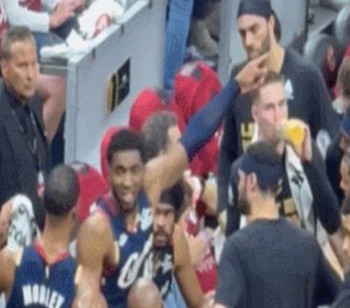 毫无斗志！哈登6投0中，骑士被尼克斯横扫出局
