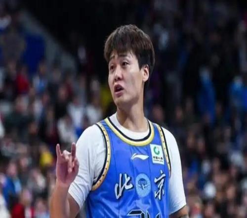 CBA重磅!首钢续约陈盈骏,冠军主帅杨鸣确定签约,下家浮出水面