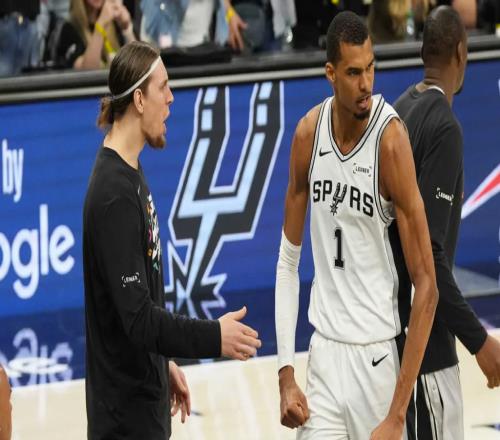 仅22岁就创下4大NBA历史神迹！上帝是多偏心，造出文班这样的怪兽
