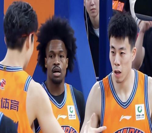 古德温34分上海完胜广厦，胡金秋犯规陷阱布朗孤掌难鸣