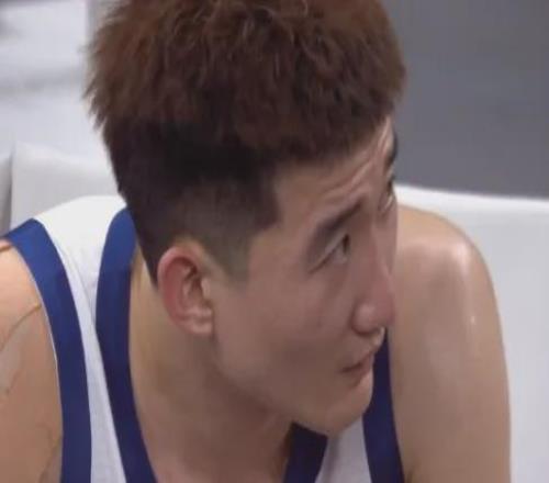 输了！0分，总决赛0分！中国男篮顶薪后卫