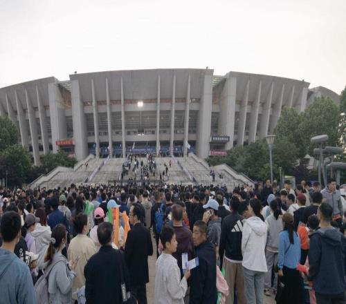 青岛足球人口80万，全年6000余场赛事嗨不停