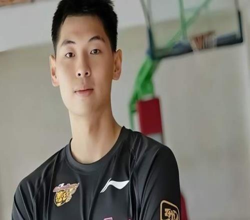 CBA最新消息！辽宁男篮主帅确定，崔永熙或离开广东宏远
